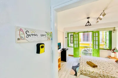 Queen Room avec balcon — Vitamin Home Hoàn Kiếm 35